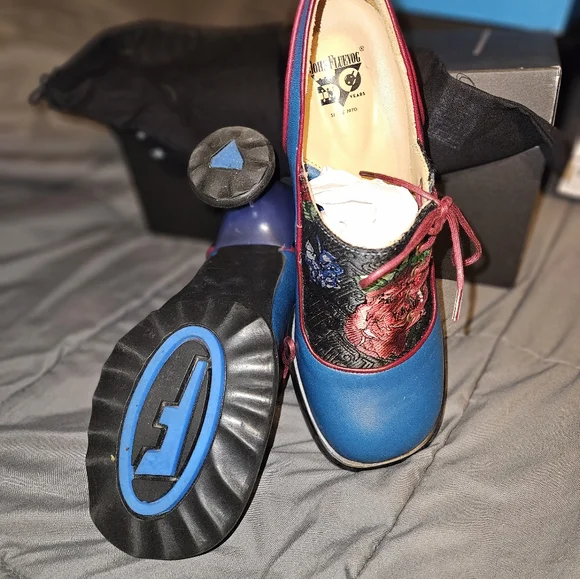 Fluevog Bee'sKnees - Picture 1 of 3